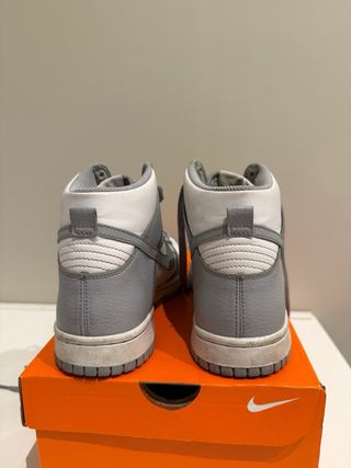 Nike Dunk High Grises y Blancas