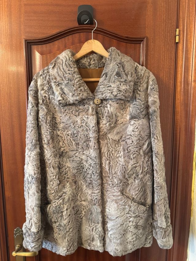 Abrigo de astracán auténtico