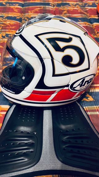 Capacete ARAI RX-7 Corsair
