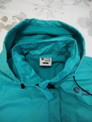 Chubasquero mujer con forro y capucha