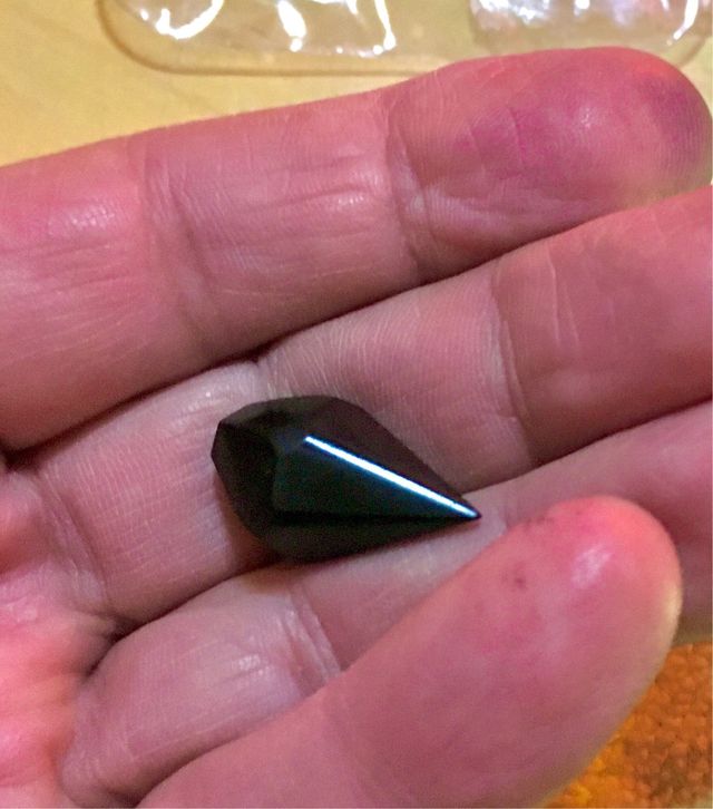 Tectita Meteorito Tallada a Mano