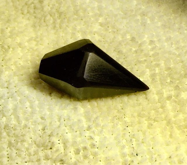 Tectita Meteorito Tallada a Mano