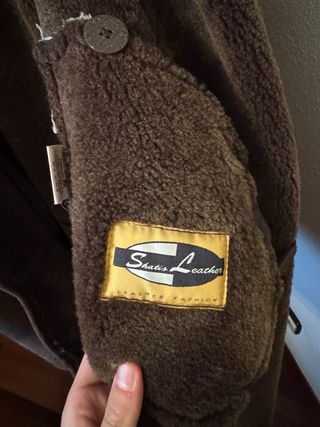 Abrigo de piel auténtica marrón