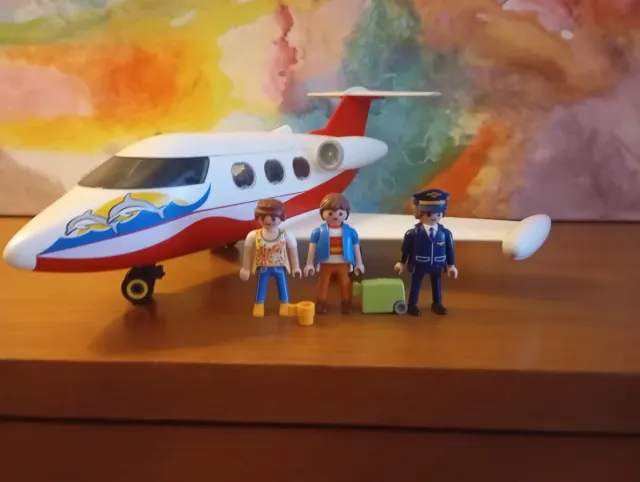Avión Playmobil con diseño de delfines