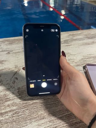 iPhone 11 Morado 64GB