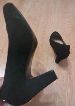 Zapatos de tacón negros