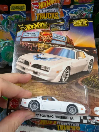 Hot Wheels '77 Pontiac Firebird TA Premium