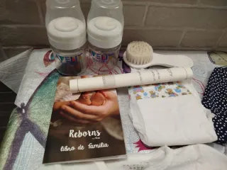 Bebé Reborn Arias con Ropa y Accesorios