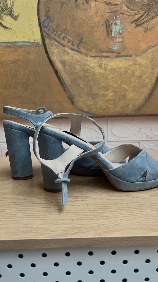 Sandalias de ante con plataforma