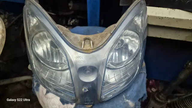 Faro anteriore Xmax 250