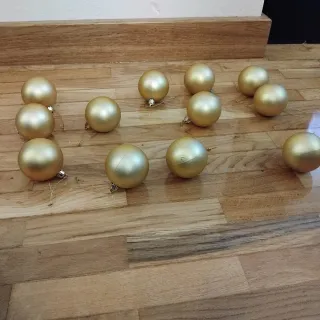 Bolas de Navidad Doradas 12 u, 6 cm de diámetro.