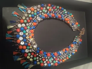 Collar Zara Multicolor con Flecos y Pedrería