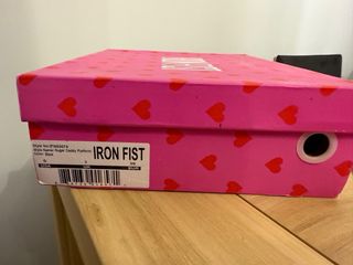 Zapatos de tacón Iron Fist