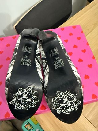 Zapatos de tacón Iron Fist