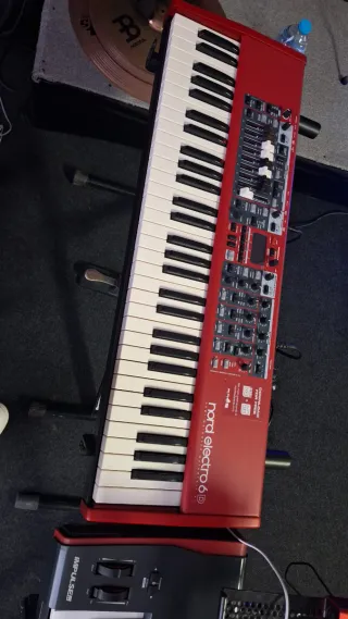 Nord Electro 6D Teclado