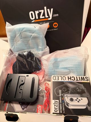 Nintendo Switch + 3 giochi + scatola accessori