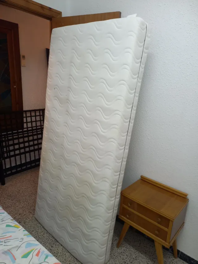 Litera de metal negra