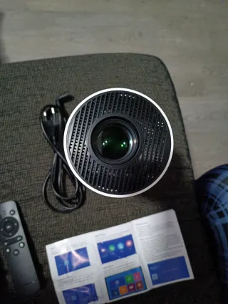 Proyector Portátil Ultra HD Blanco