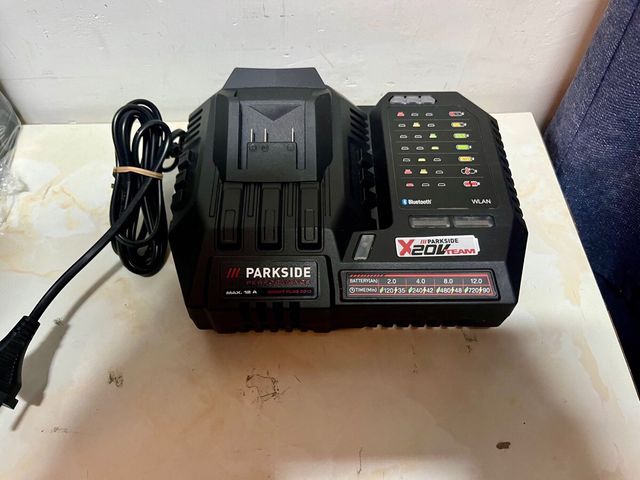 Caricabatterie Intelligente Parkside Performance 20V/12A