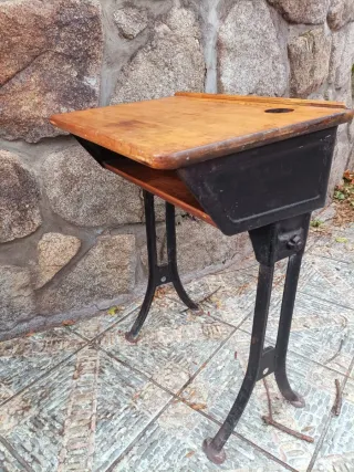 Pupitre escolar vintage madera y metal