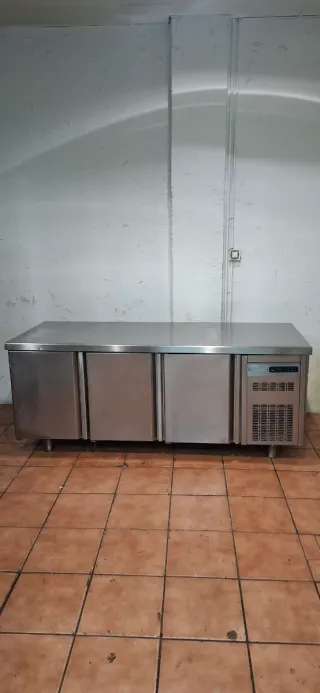 Bajo mostrador Coreco