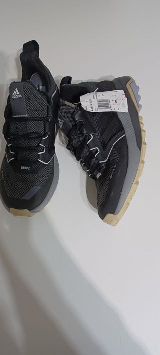 Adidas Terrex Gore-Tex Talla 40 (25cm). Nuevas