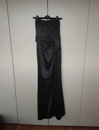 Abito lungo nero con spacco