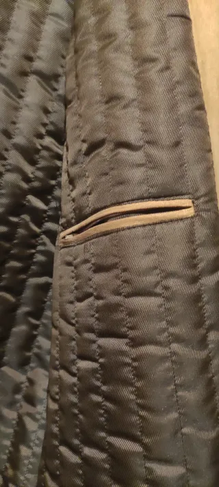 Abrigo largo beige con cuello y puños de pelo