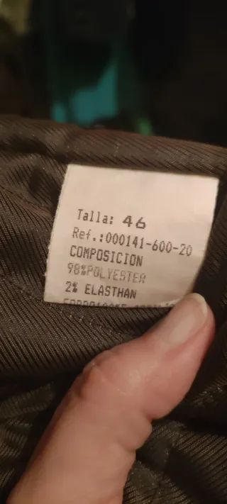 Abrigo largo beige con cuello y puños de pelo