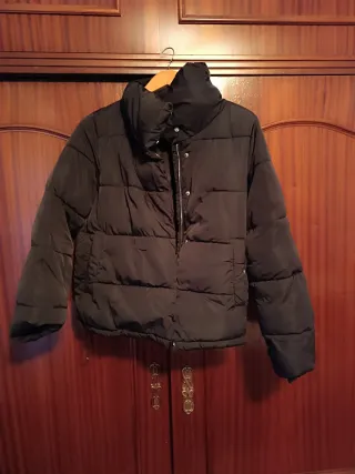 Abrigo acolchado negro