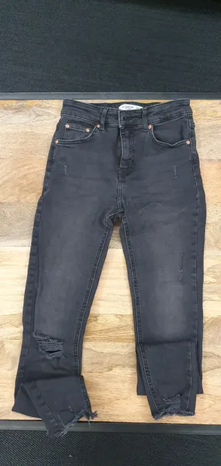 Pantalón vaquero niña PULL & BEAR negro T.34
