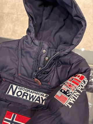 Anorak Norway Azul Marino niño. Talla 10 años