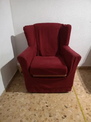 Sillón orejero rojo