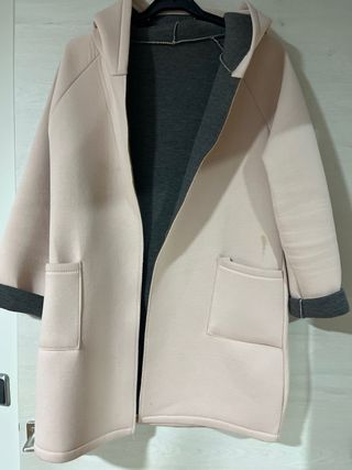 Chaqueta rosa neopreno con capucha