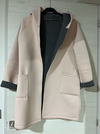 Chaqueta rosa neopreno con capucha