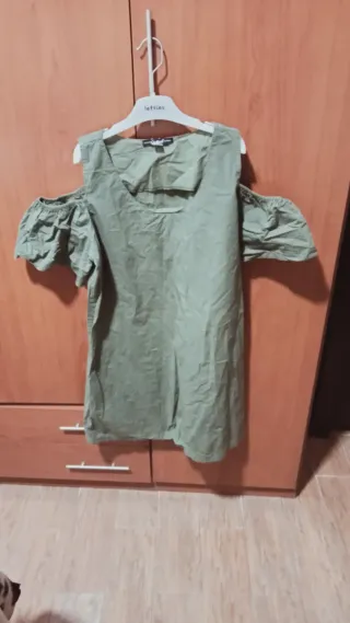 Vestido verde oliva Lefties