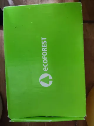 Estufa de pellets blanca y negra 9,5 kW