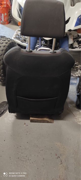 Asiento Seat León 2 color Burdeos