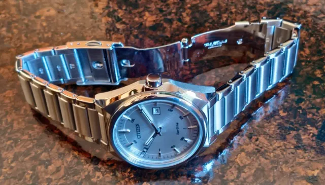 Reloj Citizen AW1570-87A Eco-Drive Style