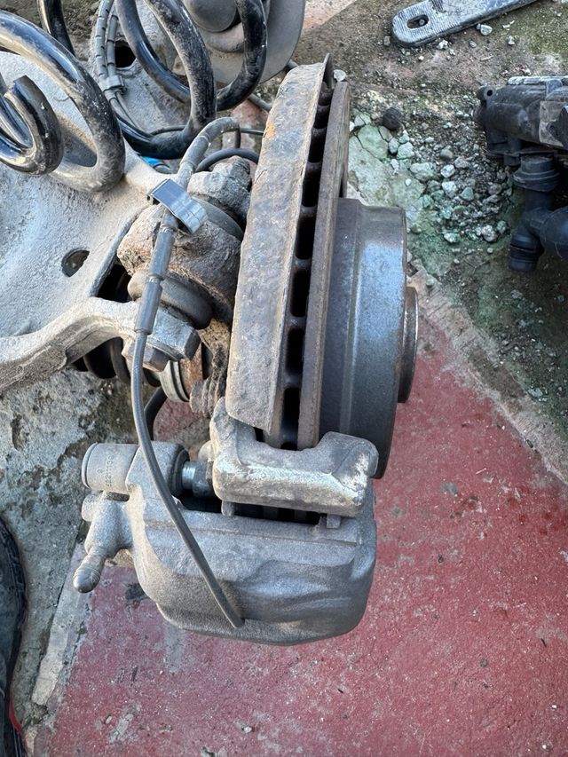 Frenada Trasera BMW 325i E46