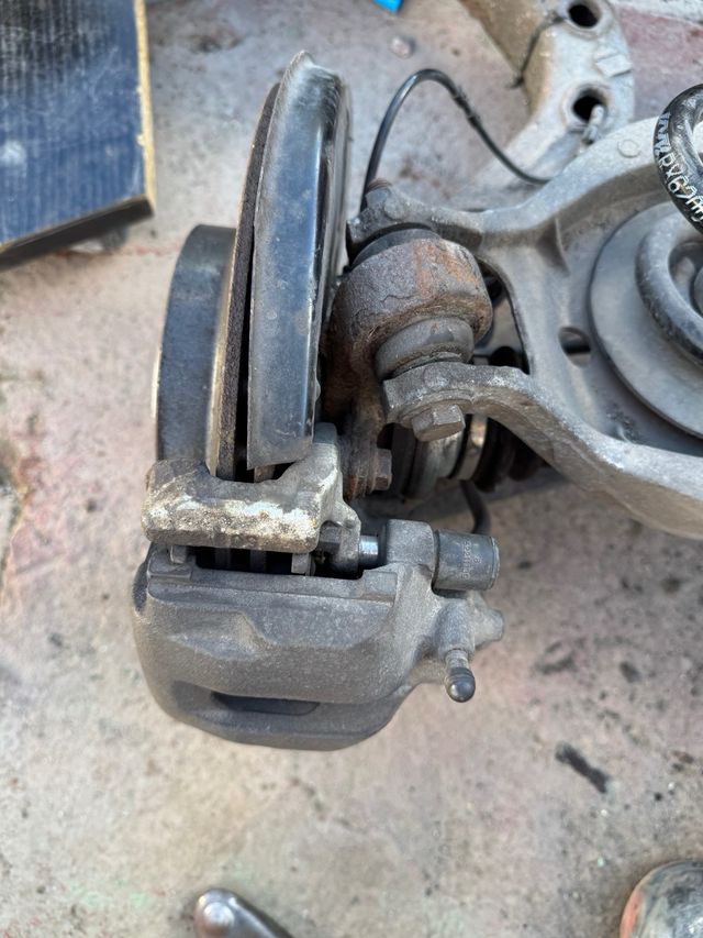 Frenada Trasera BMW 325i E46