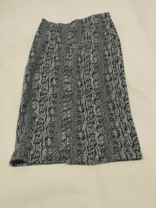 Falda tubo estampado serpiente