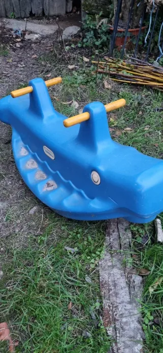 Balanza de juego azul para niños  Ballena balancín