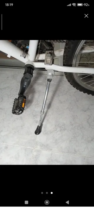 Bicicleta Blanca y Rosa