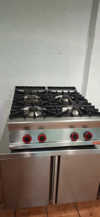 Cocina industrial 4 fogones