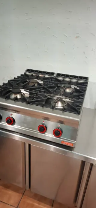 Cocina industrial 4 fogones