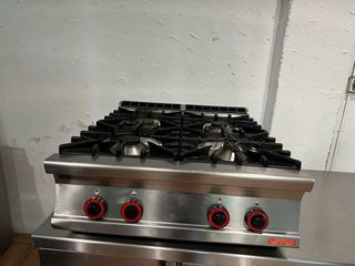 Cocina industrial 4 fuegos Lotus