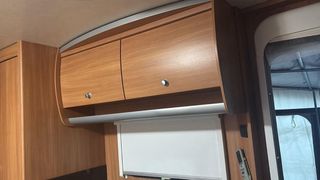 Se vende  caravana  Knaus Sport 250.