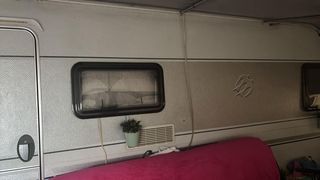 Se vende  caravana  Knaus Sport 250.