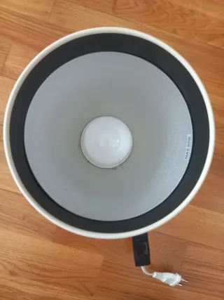 Aplique de pared plateado y blanco